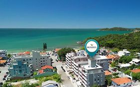 Aluguel de Apartamento 3 quartos sendo 1 suíte para 7 pessoas à 100 metros do mar em Bombas